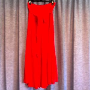 Long red vineyard vines skirt with tie size 4